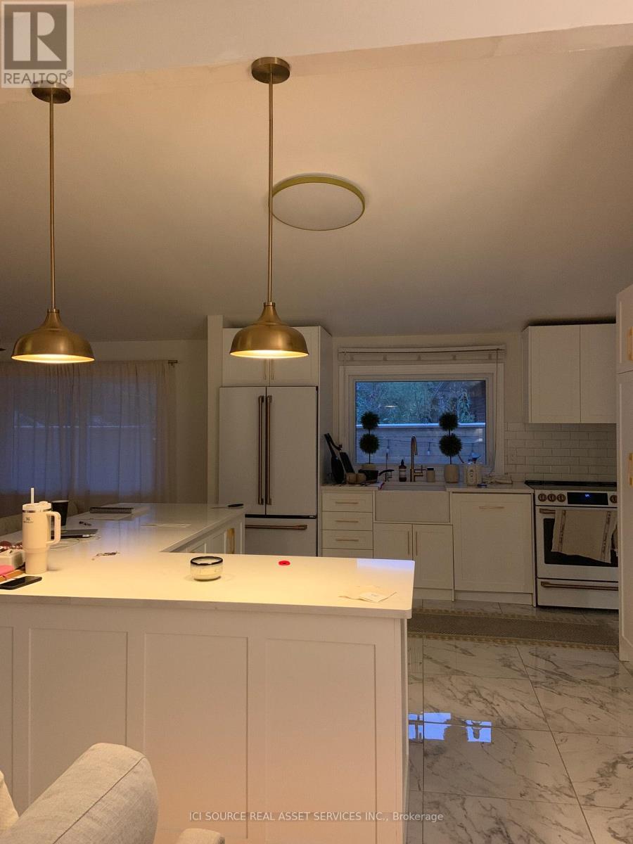 522 Cypress Avenue, London North, Ontario  N6H 3R4 - Photo 5 - X12989090