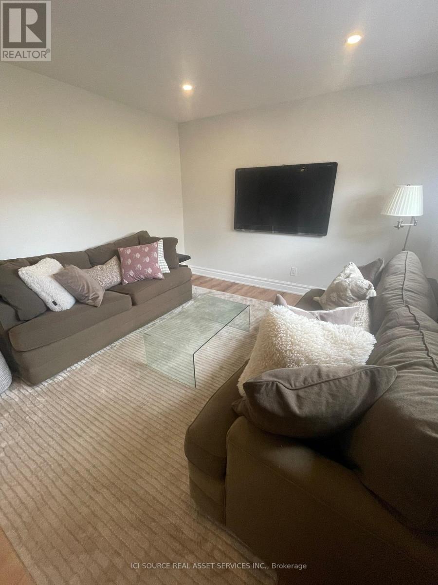 522 Cypress Avenue, London North, Ontario  N6H 3R4 - Photo 8 - X12989090