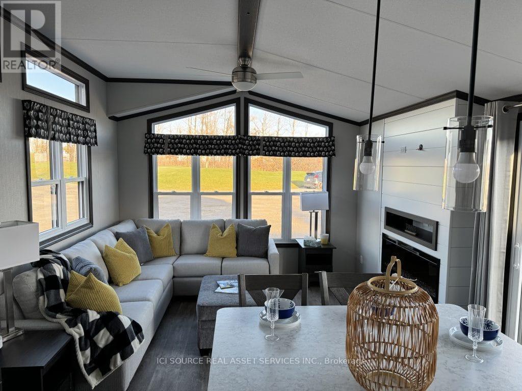 Trilm - 1047 Bonnie Lake Camp Road, Bracebridge, Ontario  P1L 1W9 - Photo 2 - X12989150