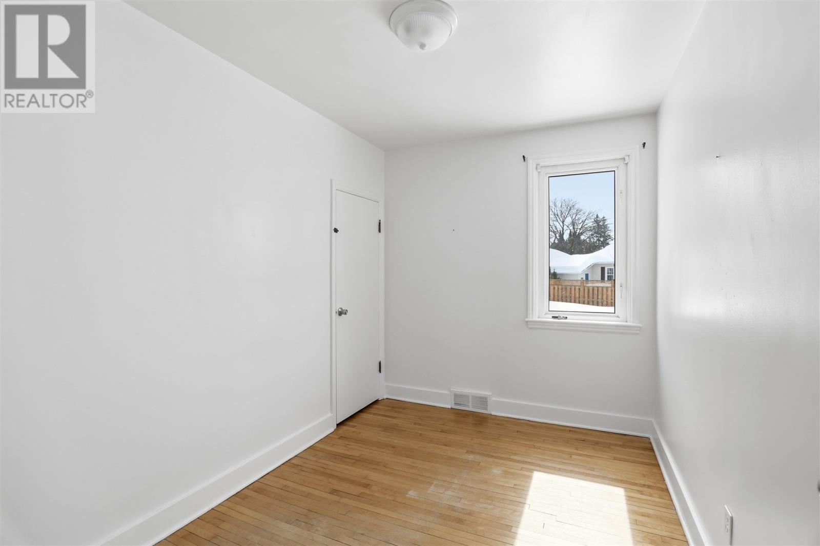 59 Mark St, Sault Ste. Marie, Ontario  P6A 3M1 - Photo 12 - SM260614