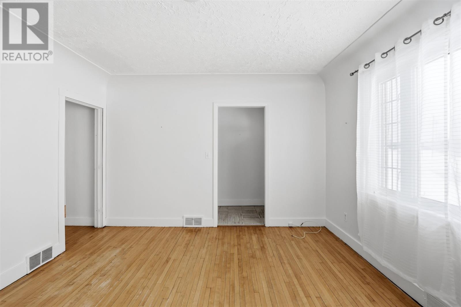 59 Mark St, Sault Ste. Marie, Ontario  P6A 3M1 - Photo 11 - SM260614