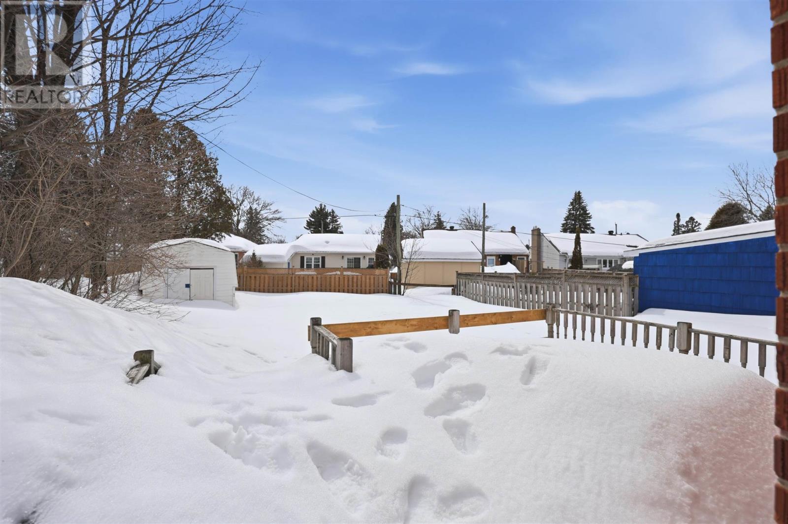 59 Mark St, Sault Ste. Marie, Ontario  P6A 3M1 - Photo 3 - SM260614