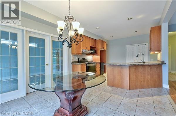 2215 Tiger Road, Burlington, Ontario  L7M 4X3 - Photo 12 - 40820035