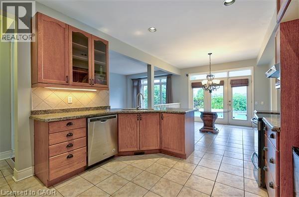 2215 Tiger Road, Burlington, Ontario  L7M 4X3 - Photo 13 - 40820035