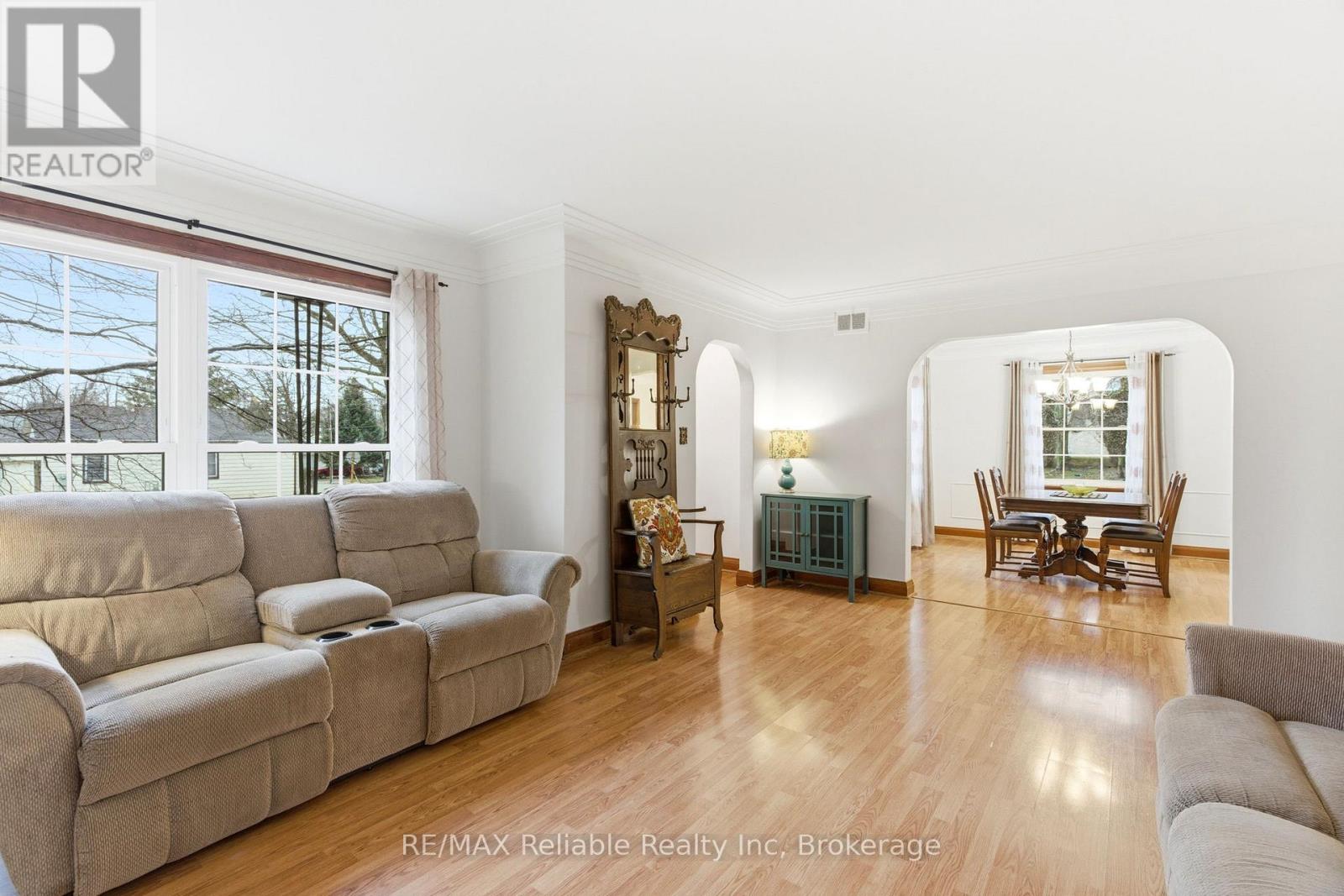 45 Whitehead Street, Central Huron, Ontario  N0M 1L0 - Photo 15 - X12989158