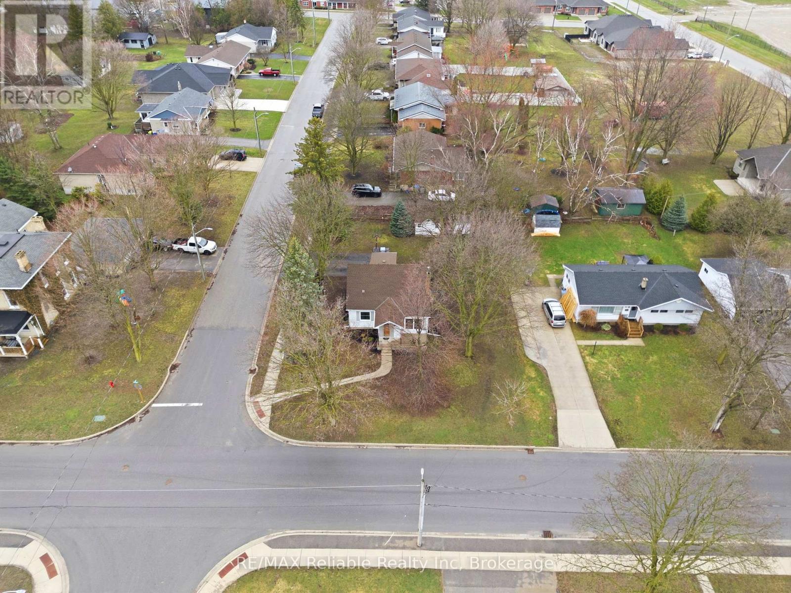 45 Whitehead Street, Central Huron, Ontario  N0M 1L0 - Photo 41 - X12989158