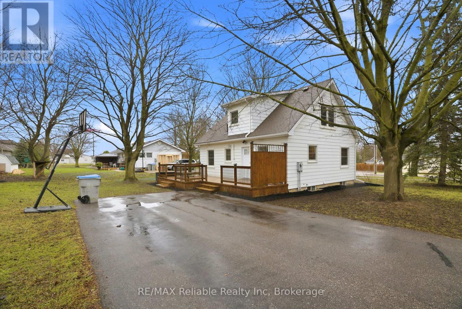 45 Whitehead Street, Central Huron, Ontario  N0M 1L0 - Photo 49 - X12989158