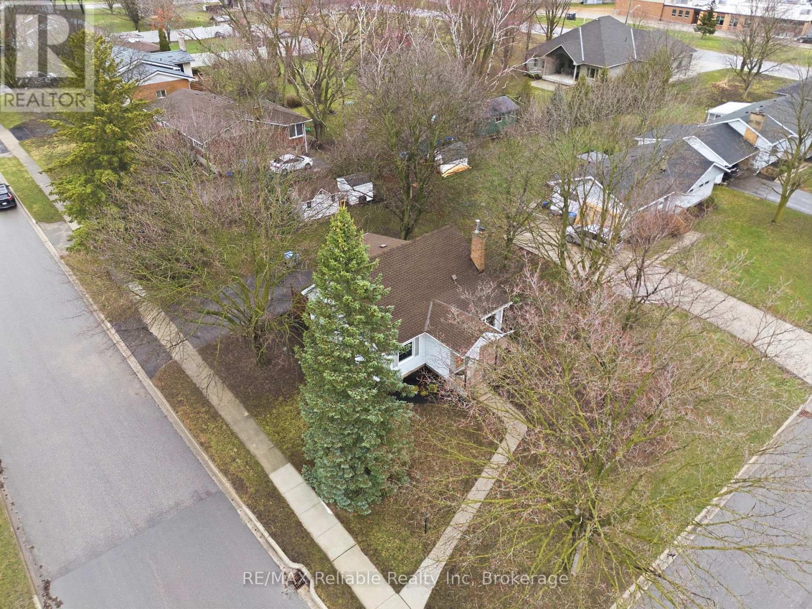 45 Whitehead Street, Central Huron, Ontario  N0M 1L0 - Photo 7 - X12989158