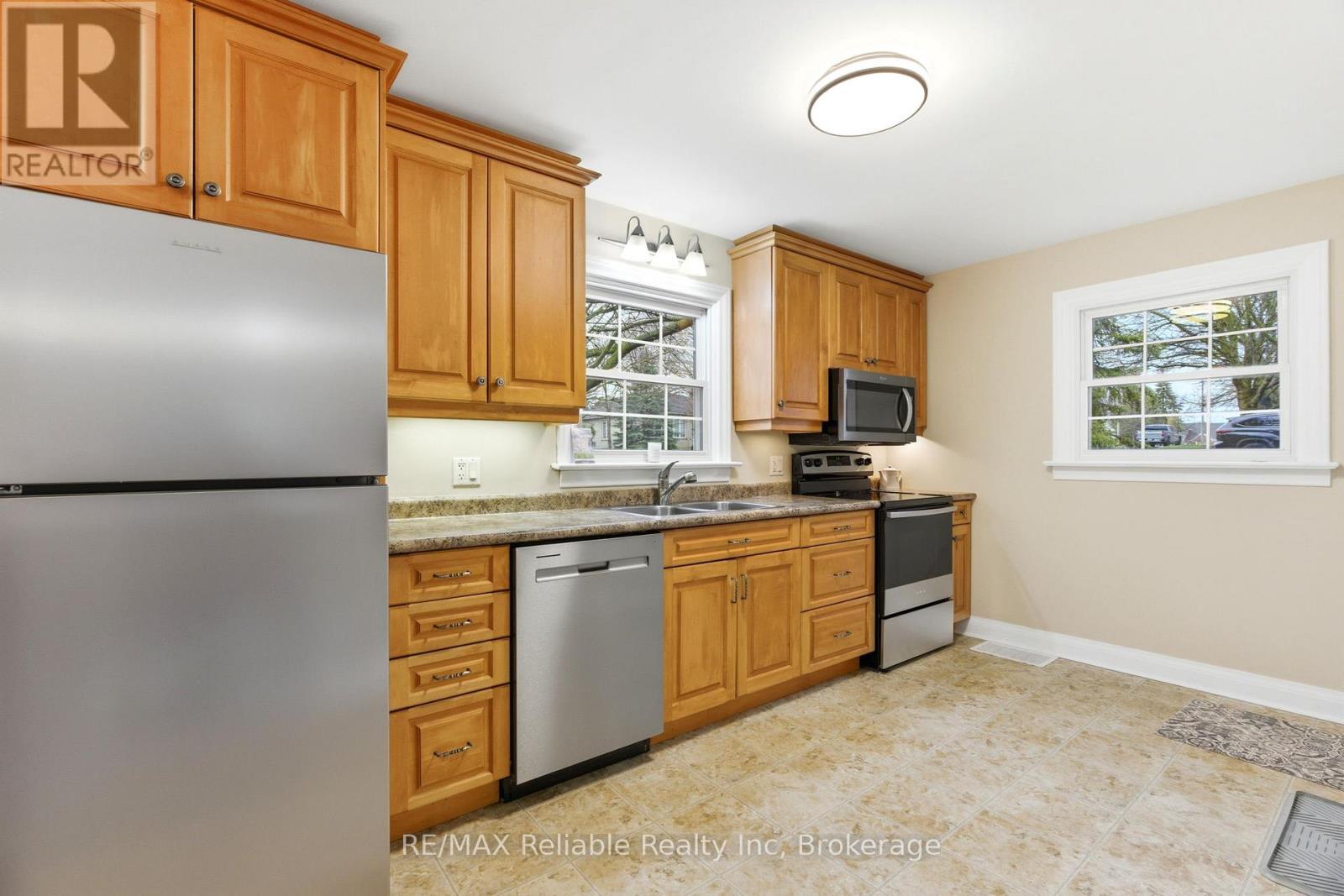 45 Whitehead Street, Central Huron, Ontario  N0M 1L0 - Photo 8 - X12989158