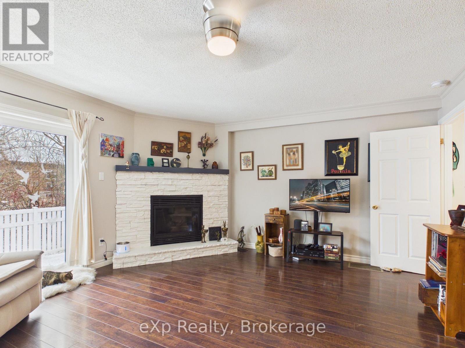 2 - 83 Victoria Street, Meaford, Ontario  N4L 1R4 - Photo 2 - X12989178