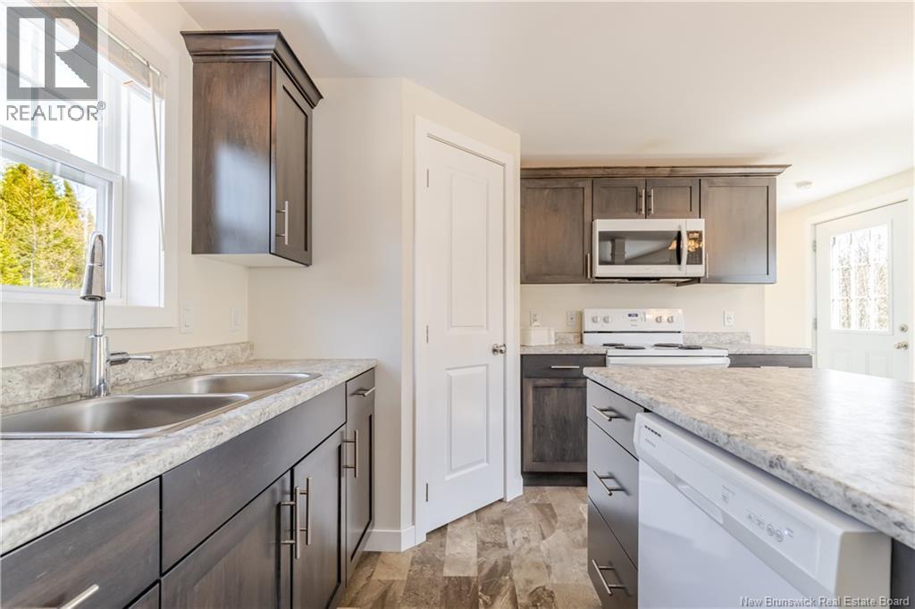 247 Post Road, Minto, New Brunswick  E4B 3A2 - Photo 8 - NB136933