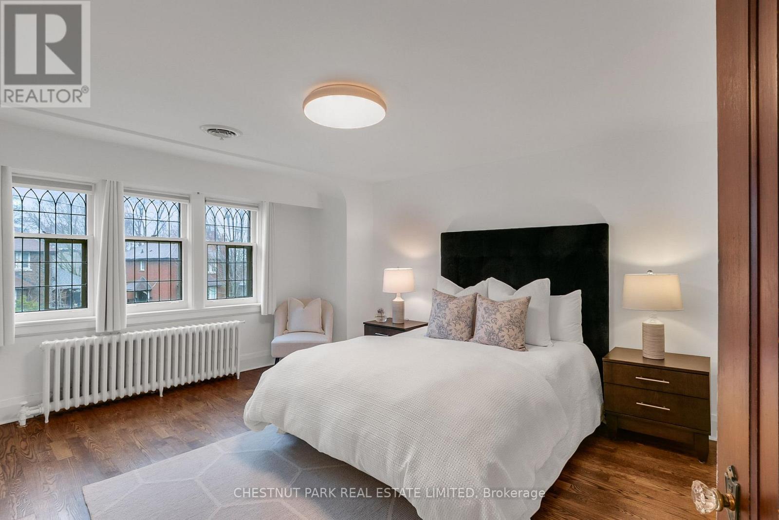 7 Fleming Crescent, Toronto, Ontario  M4G 2A9 - Photo 18 - C12989170