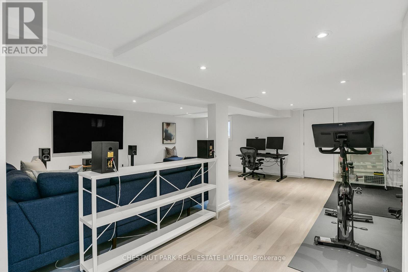 7 Fleming Crescent, Toronto, Ontario  M4G 2A9 - Photo 27 - C12989170