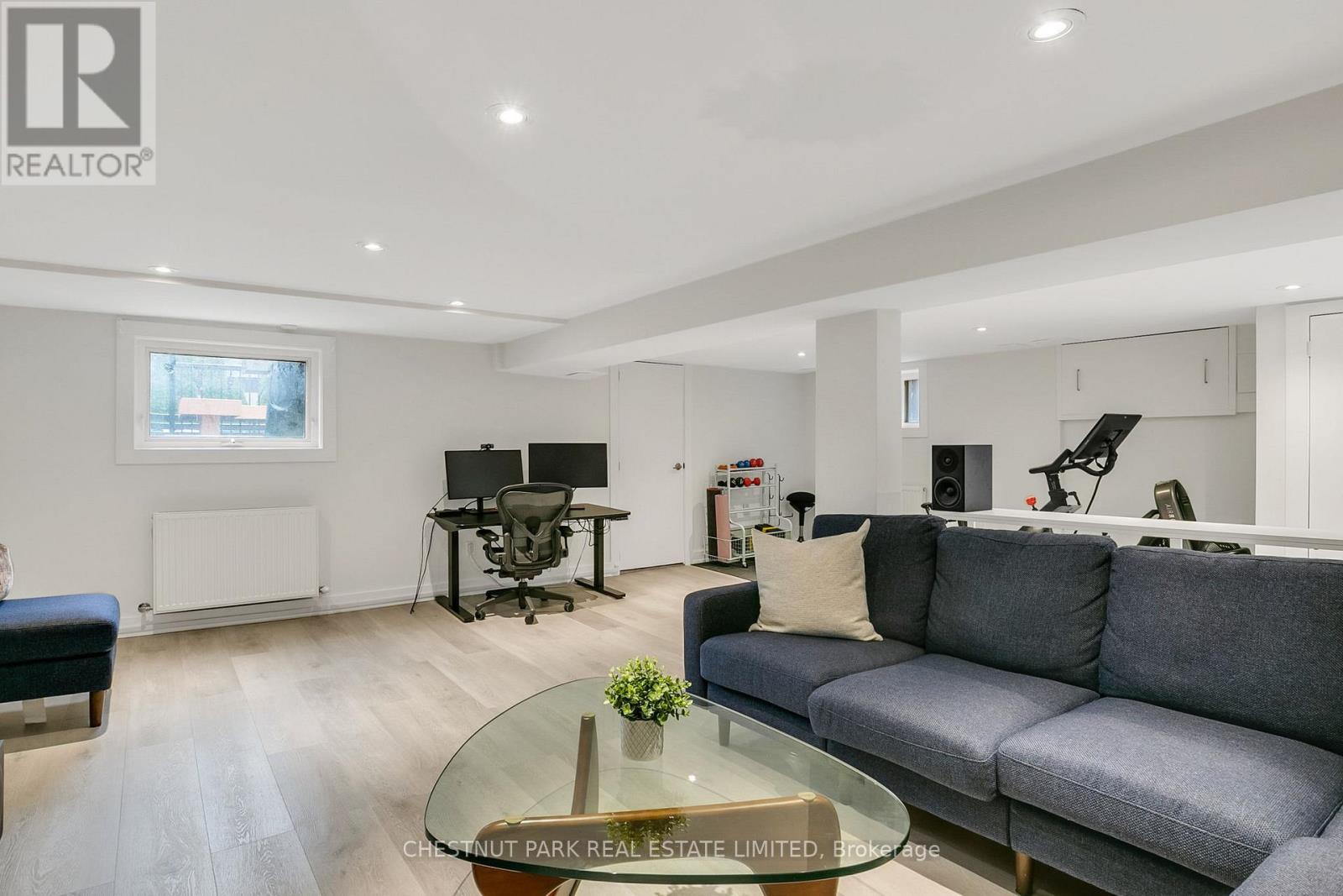 7 Fleming Crescent, Toronto, Ontario  M4G 2A9 - Photo 30 - C12989170