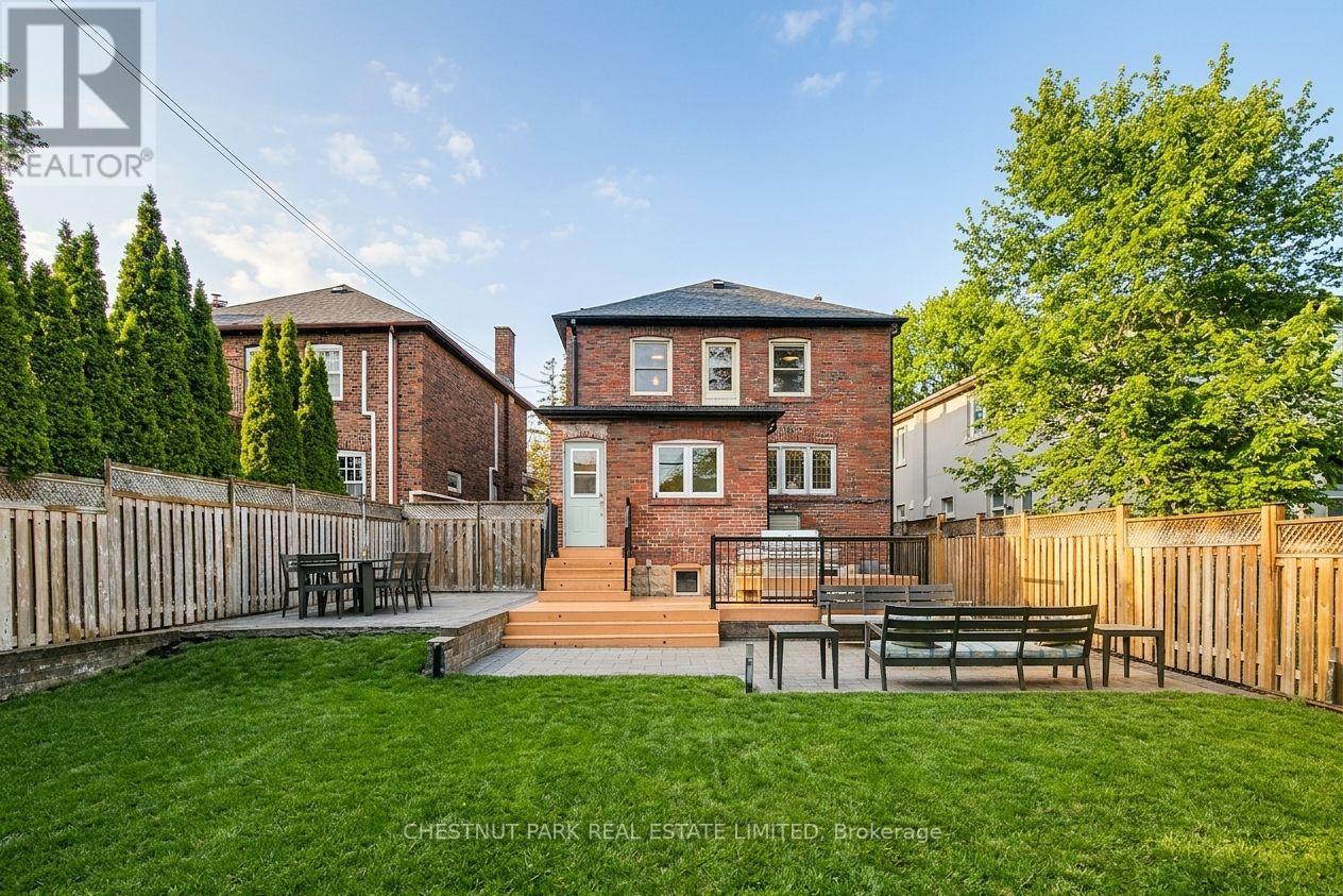 7 Fleming Crescent, Toronto, Ontario  M4G 2A9 - Photo 33 - C12989170