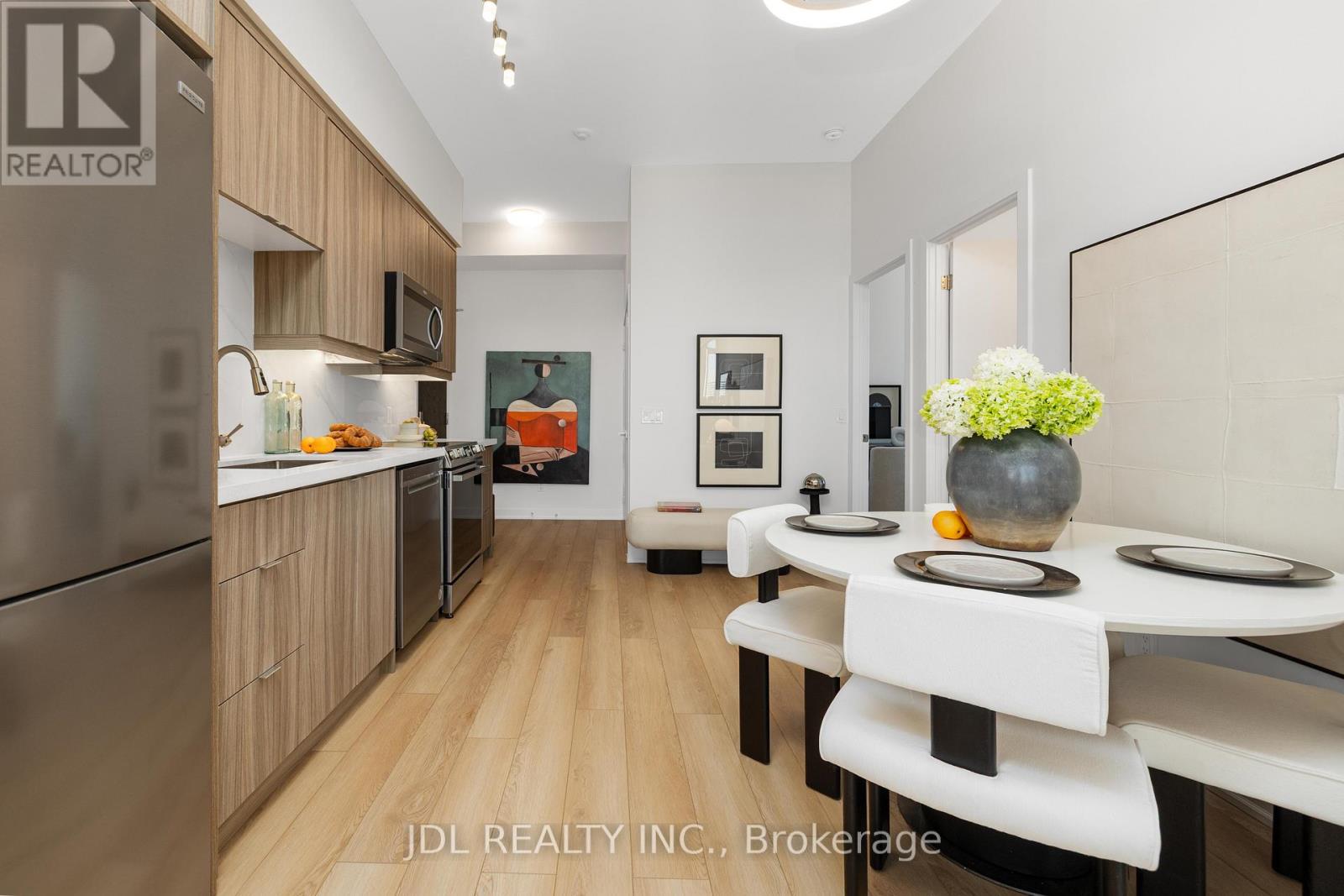 2302 - 770 Bay Street, Toronto, Ontario  M5G 0A6 - Photo 11 - C12989204