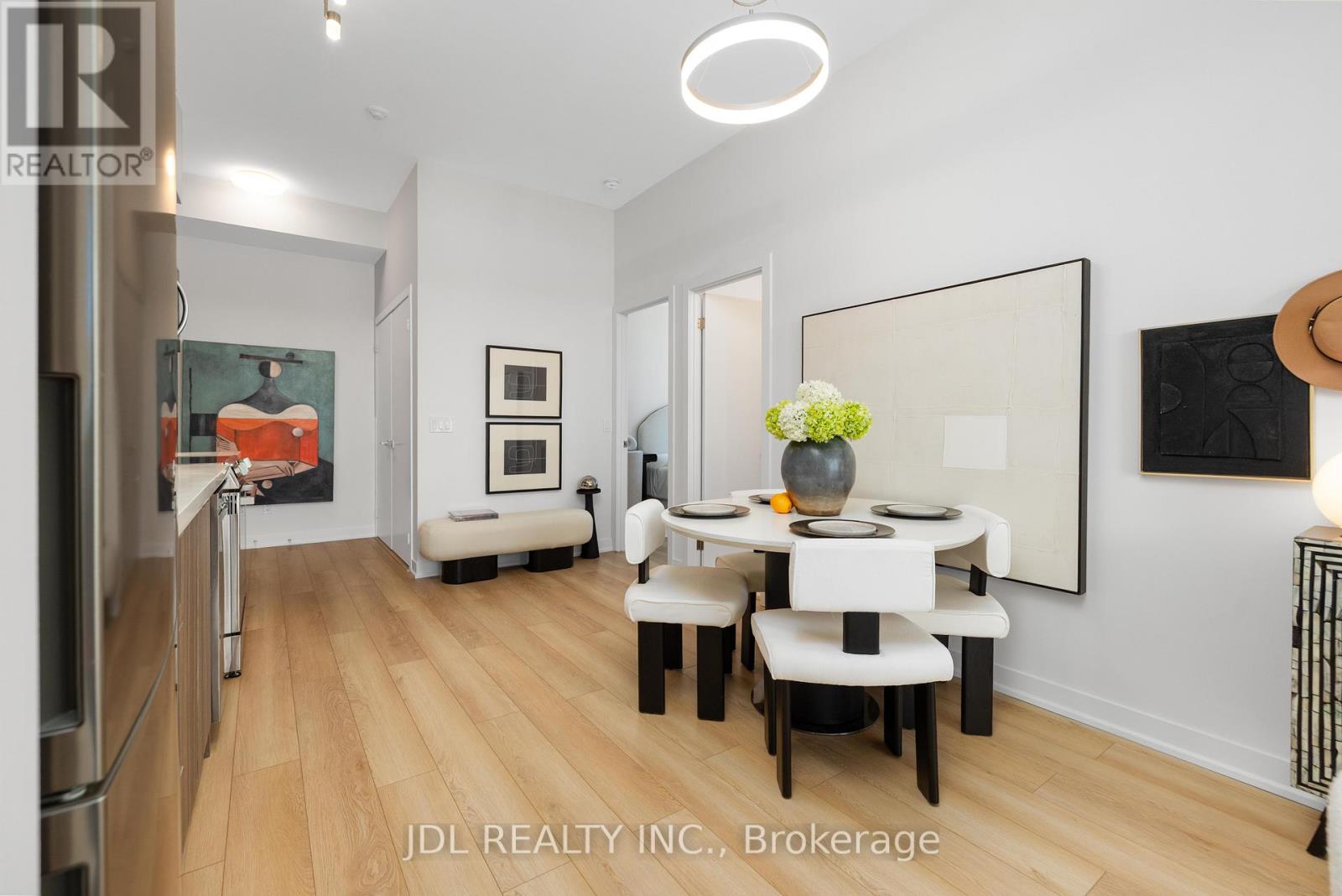 2302 - 770 Bay Street, Toronto, Ontario  M5G 0A6 - Photo 12 - C12989204