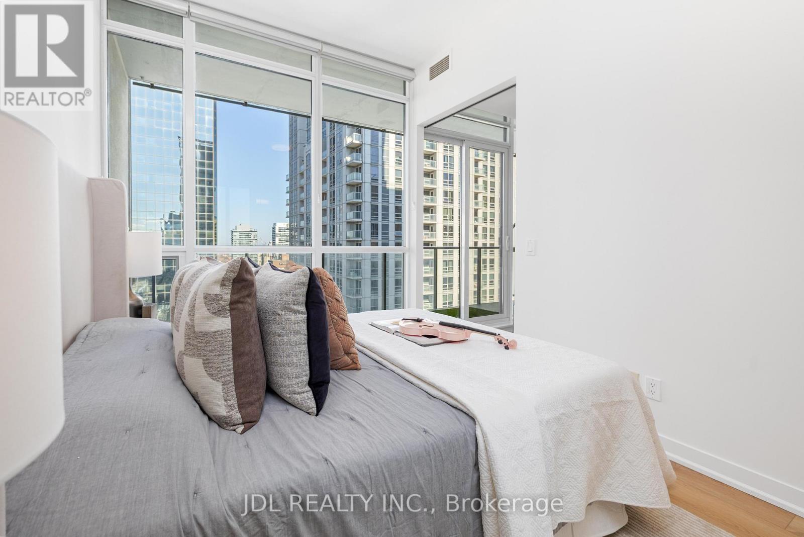 2302 - 770 Bay Street, Toronto, Ontario  M5G 0A6 - Photo 22 - C12989204