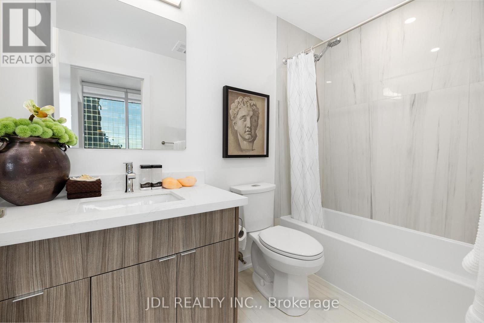 2302 - 770 Bay Street, Toronto, Ontario  M5G 0A6 - Photo 23 - C12989204