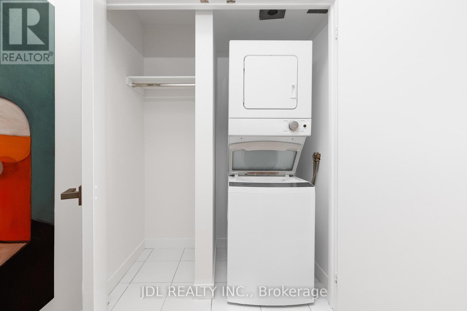 2302 - 770 Bay Street, Toronto, Ontario  M5G 0A6 - Photo 25 - C12989204