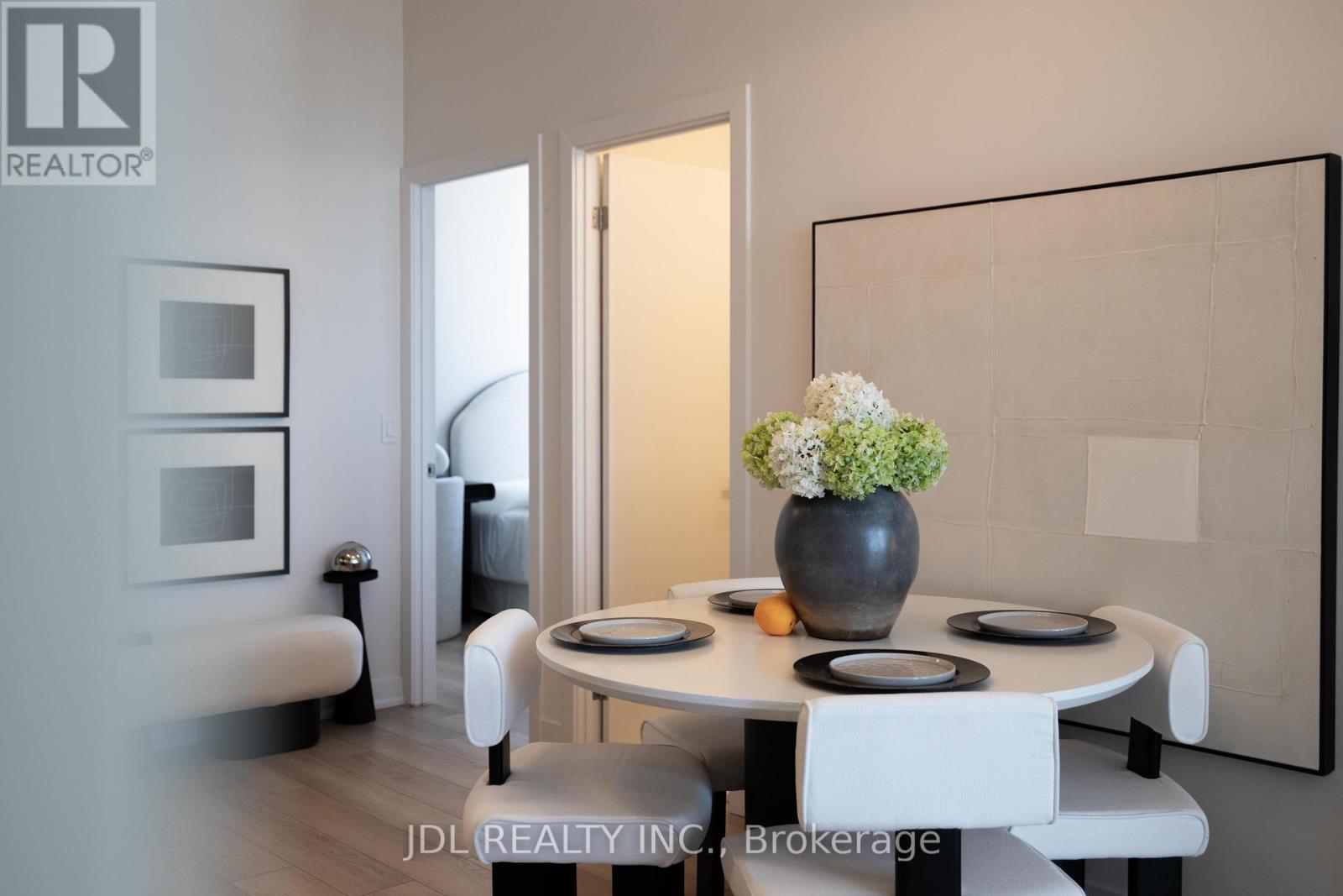 2302 - 770 Bay Street, Toronto, Ontario  M5G 0A6 - Photo 29 - C12989204