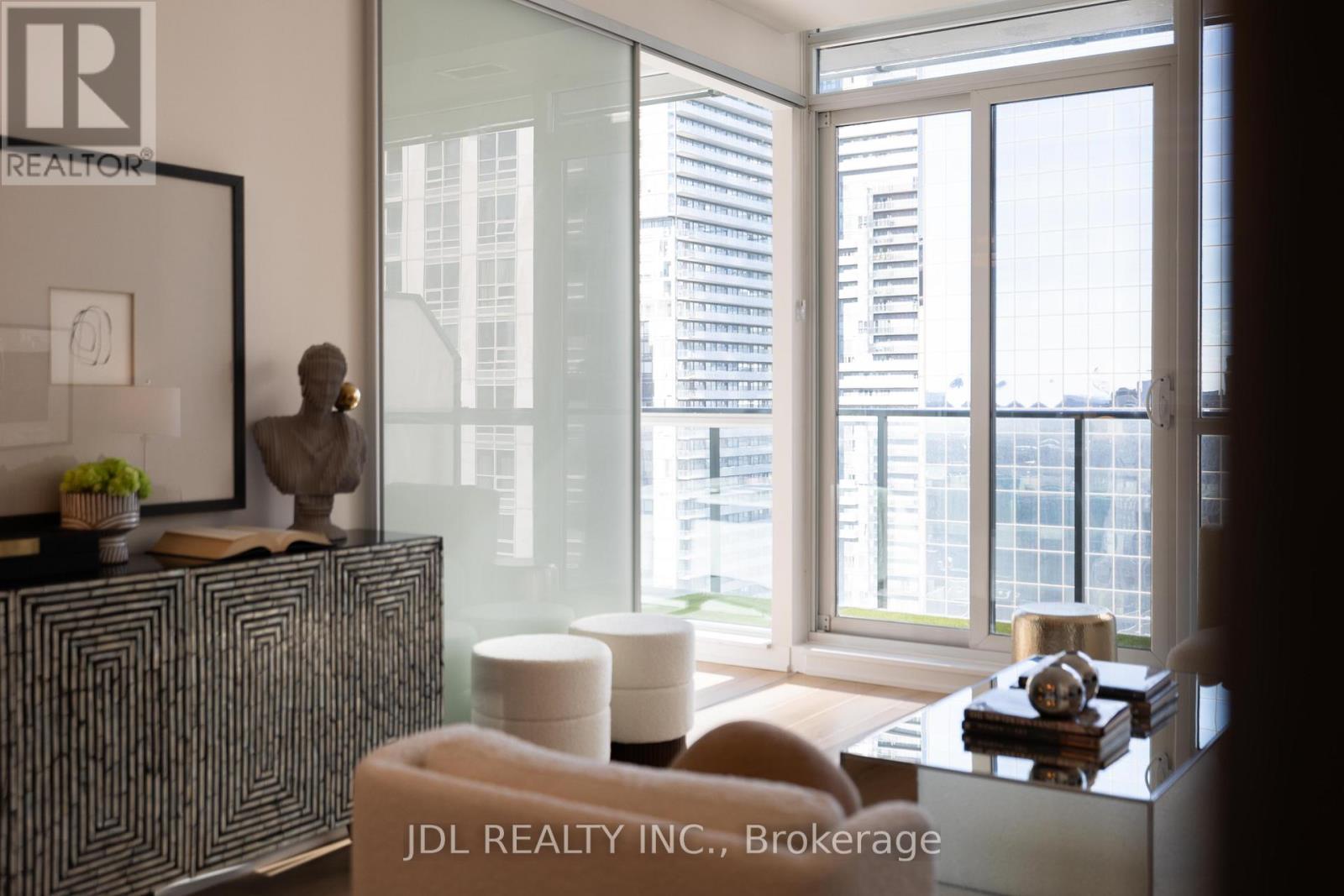 2302 - 770 Bay Street, Toronto, Ontario  M5G 0A6 - Photo 31 - C12989204