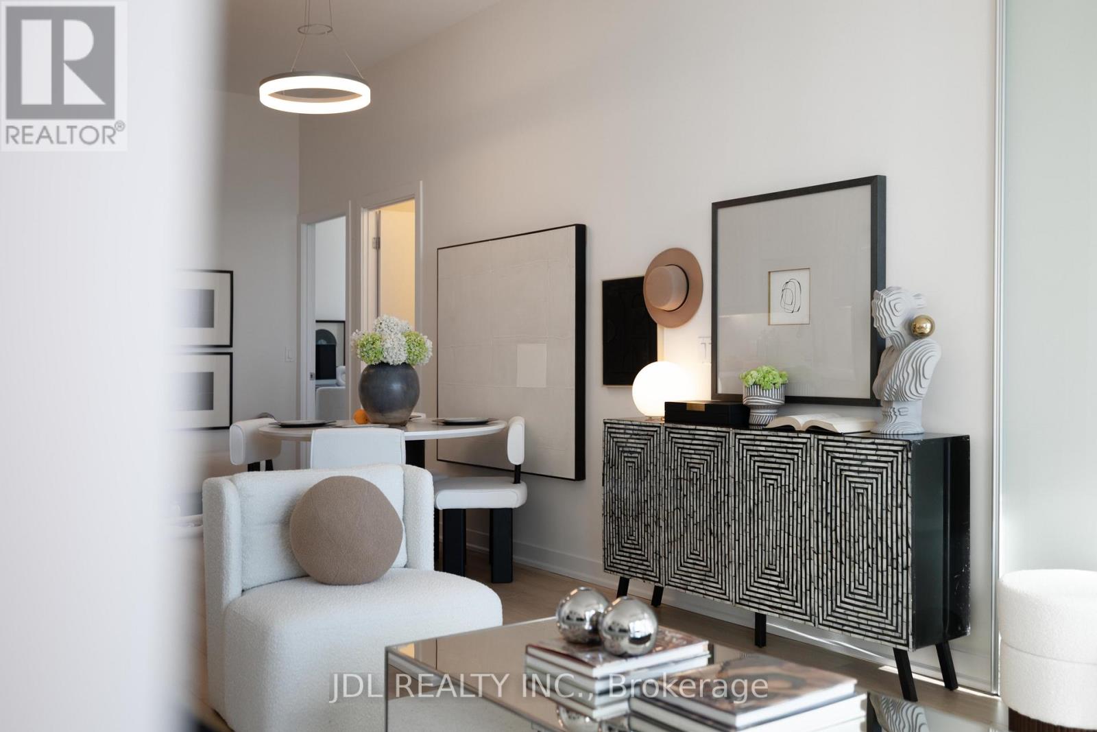 2302 - 770 Bay Street, Toronto, Ontario  M5G 0A6 - Photo 32 - C12989204