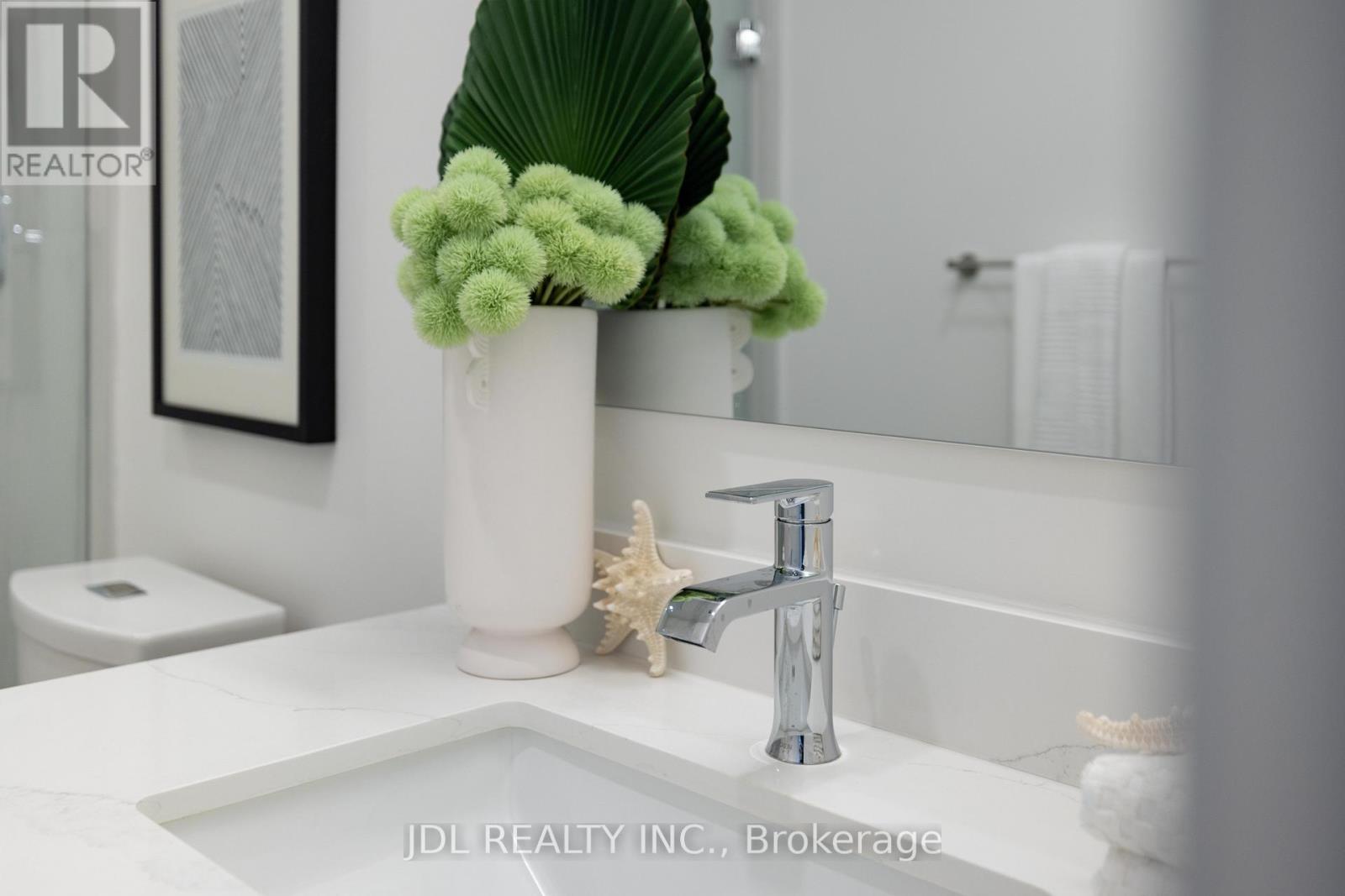 2302 - 770 Bay Street, Toronto, Ontario  M5G 0A6 - Photo 33 - C12989204