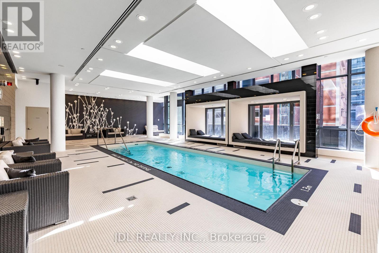 2302 - 770 Bay Street, Toronto, Ontario  M5G 0A6 - Photo 34 - C12989204