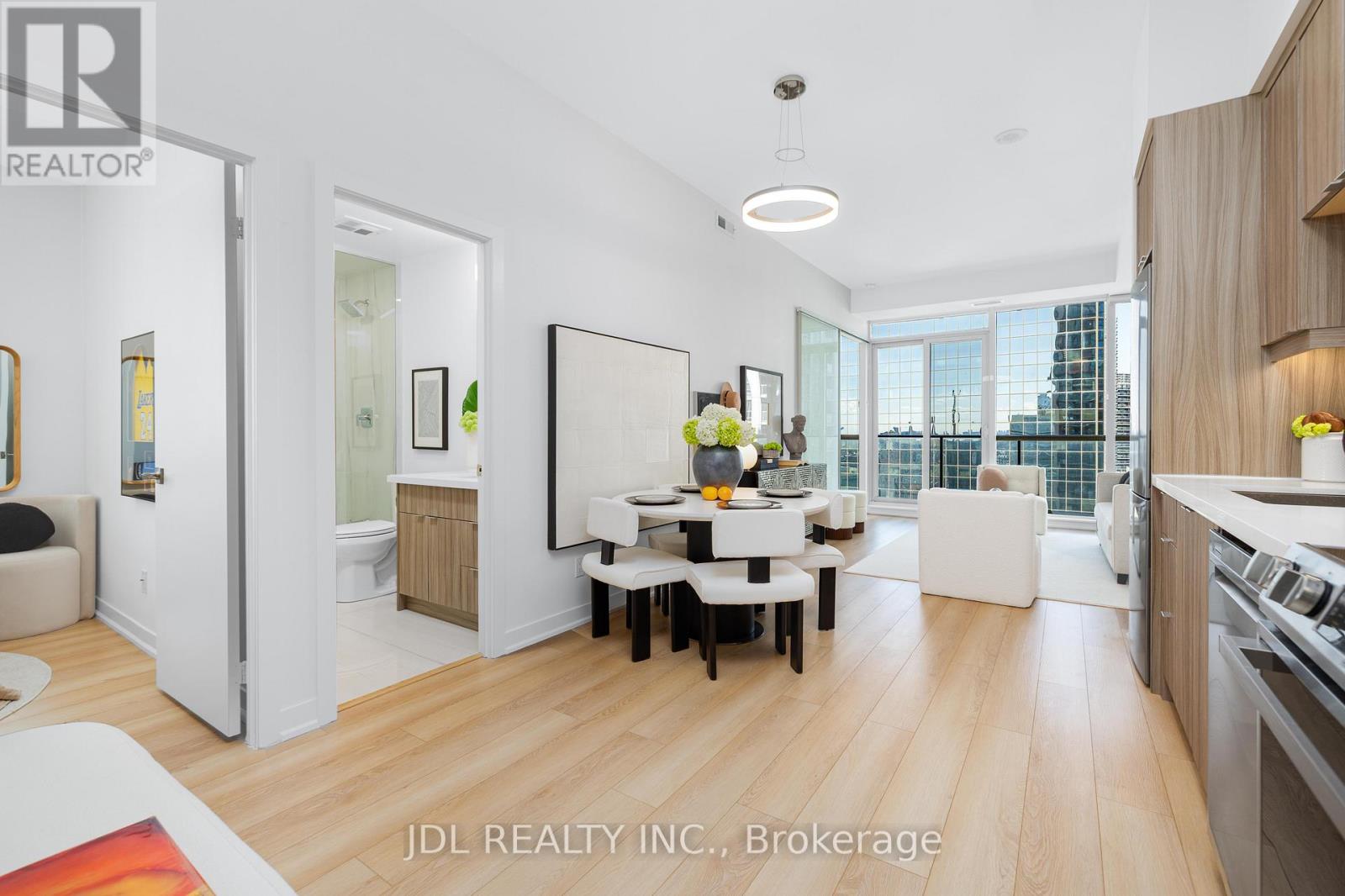 2302 - 770 Bay Street, Toronto, Ontario  M5G 0A6 - Photo 5 - C12989204