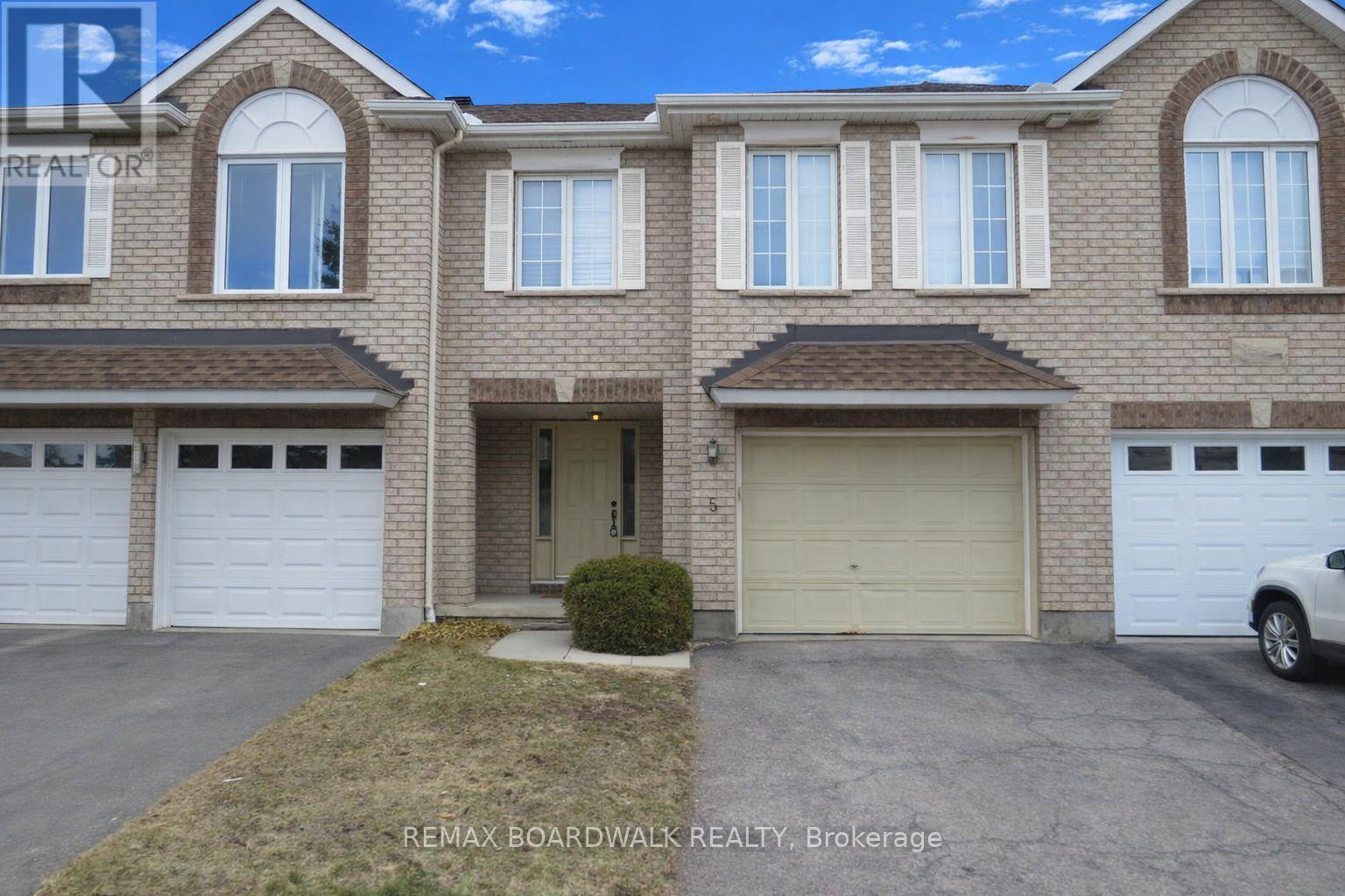 5 MAPLE PARK PRIVATE, Ottawa, Ontario