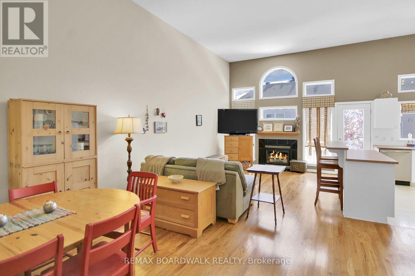 5 Maple Park Private, Ottawa, Ontario  K1T 4A6 - Photo 11 - X12917830