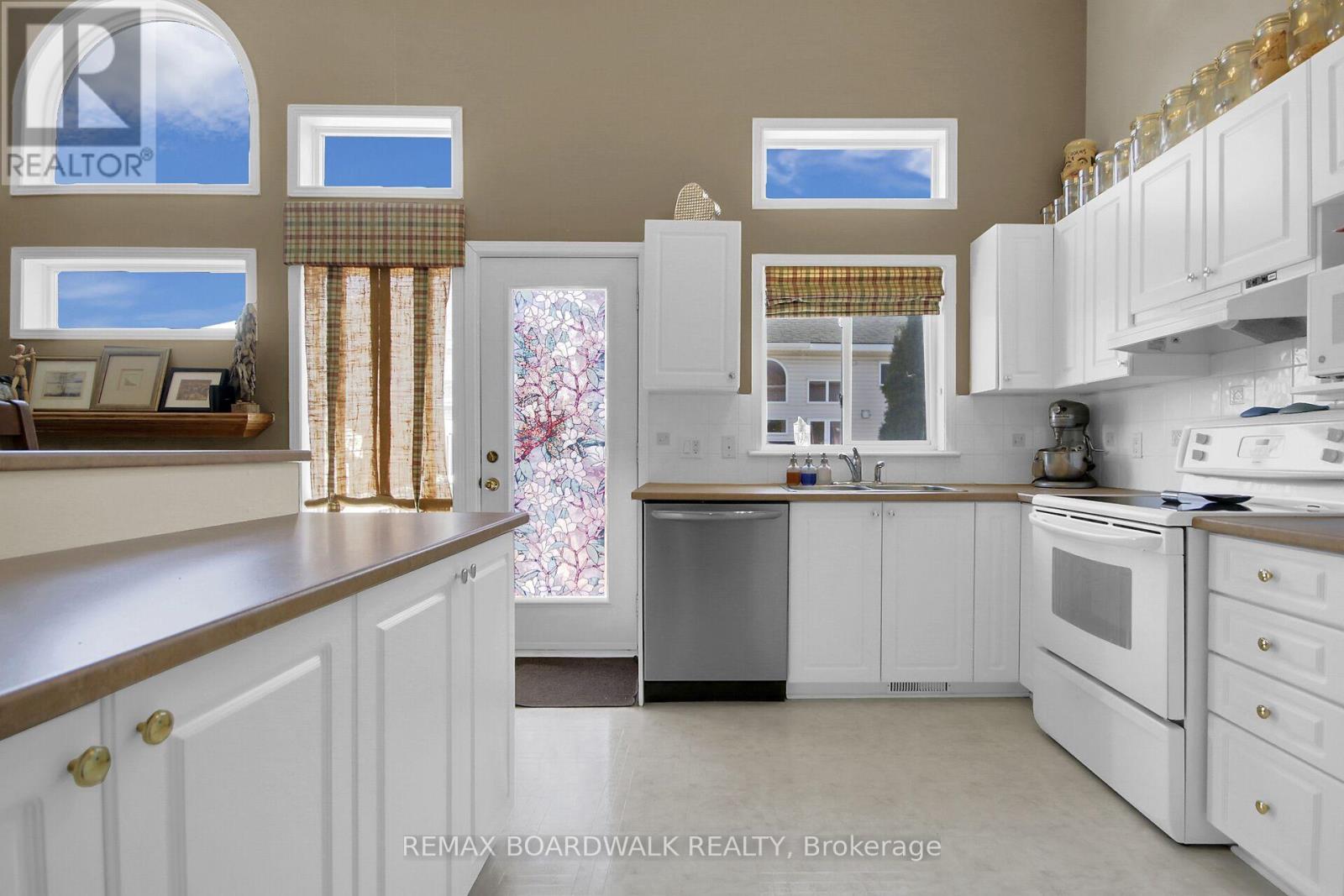 5 Maple Park Private, Ottawa, Ontario  K1T 4A6 - Photo 20 - X12917830