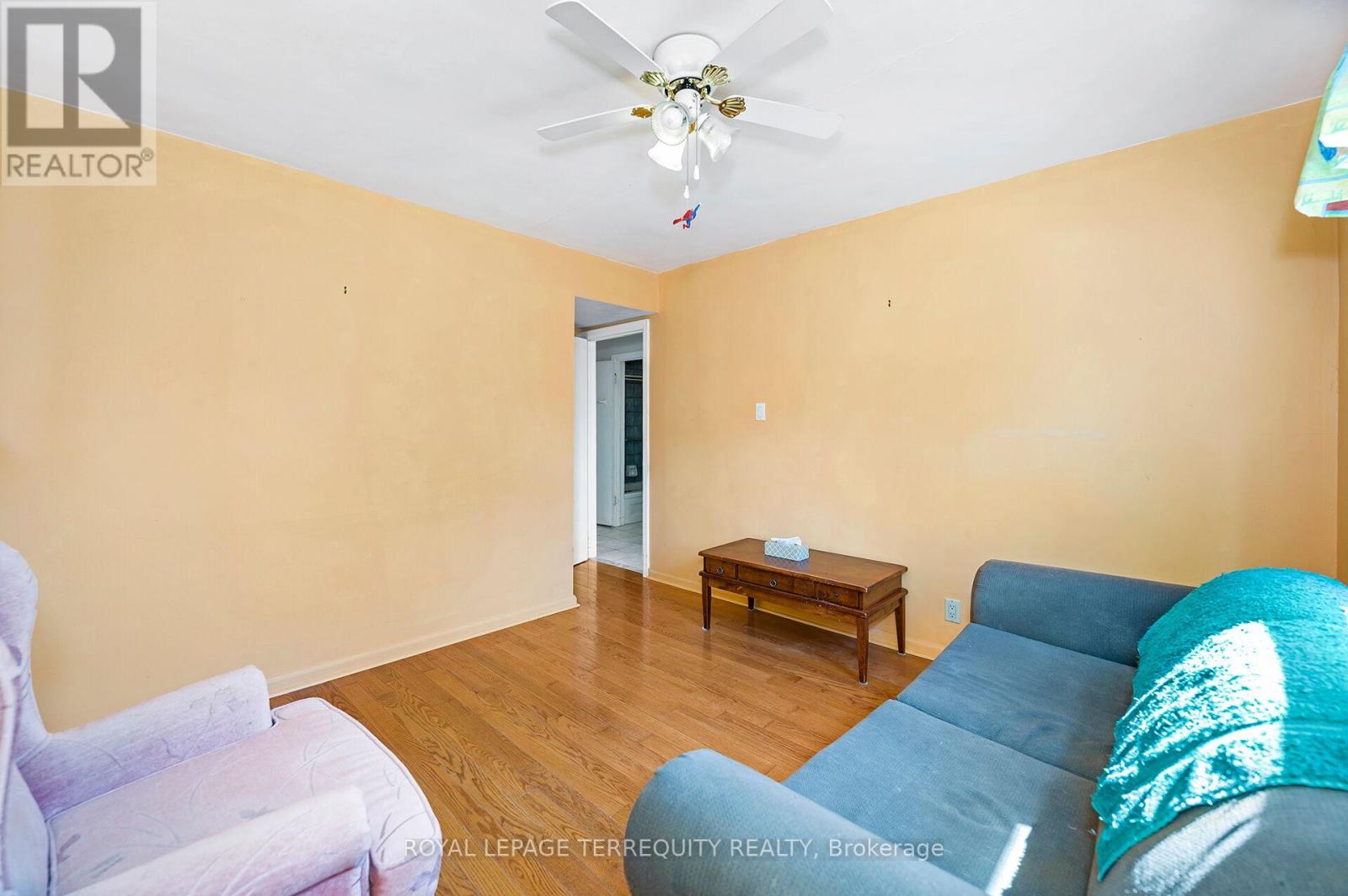 68 Parkchester Road, Toronto, Ontario  M6M 2S3 - Photo 10 - W12989164