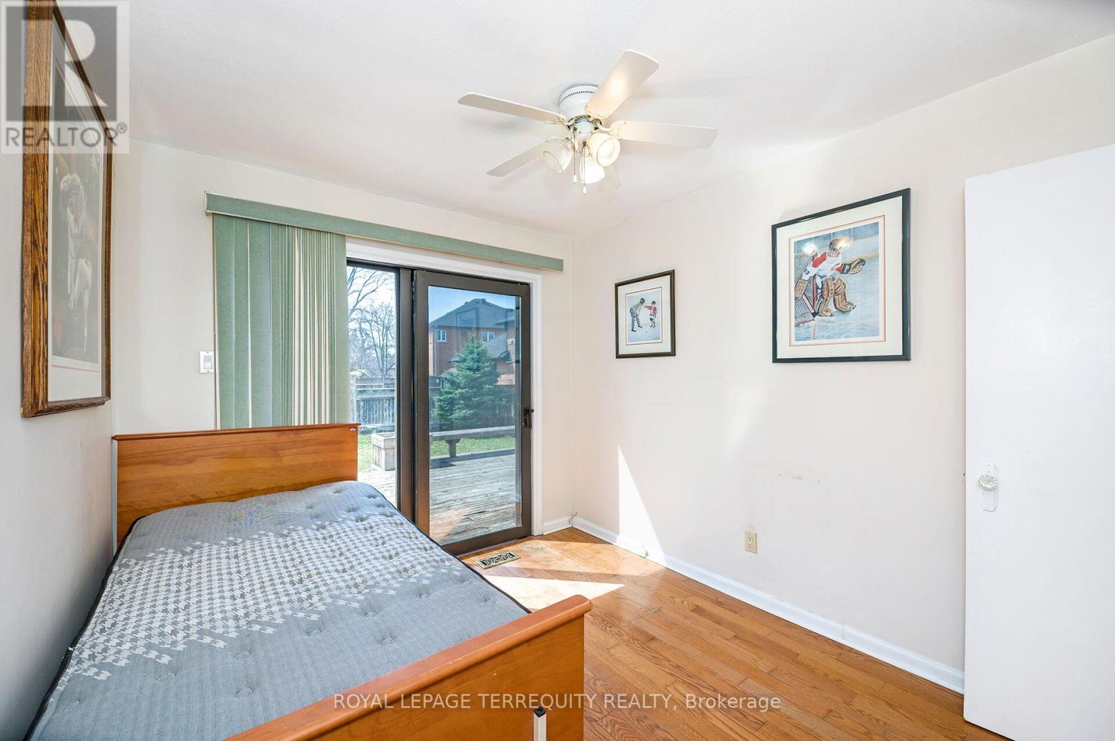 68 Parkchester Road, Toronto, Ontario  M6M 2S3 - Photo 11 - W12989164