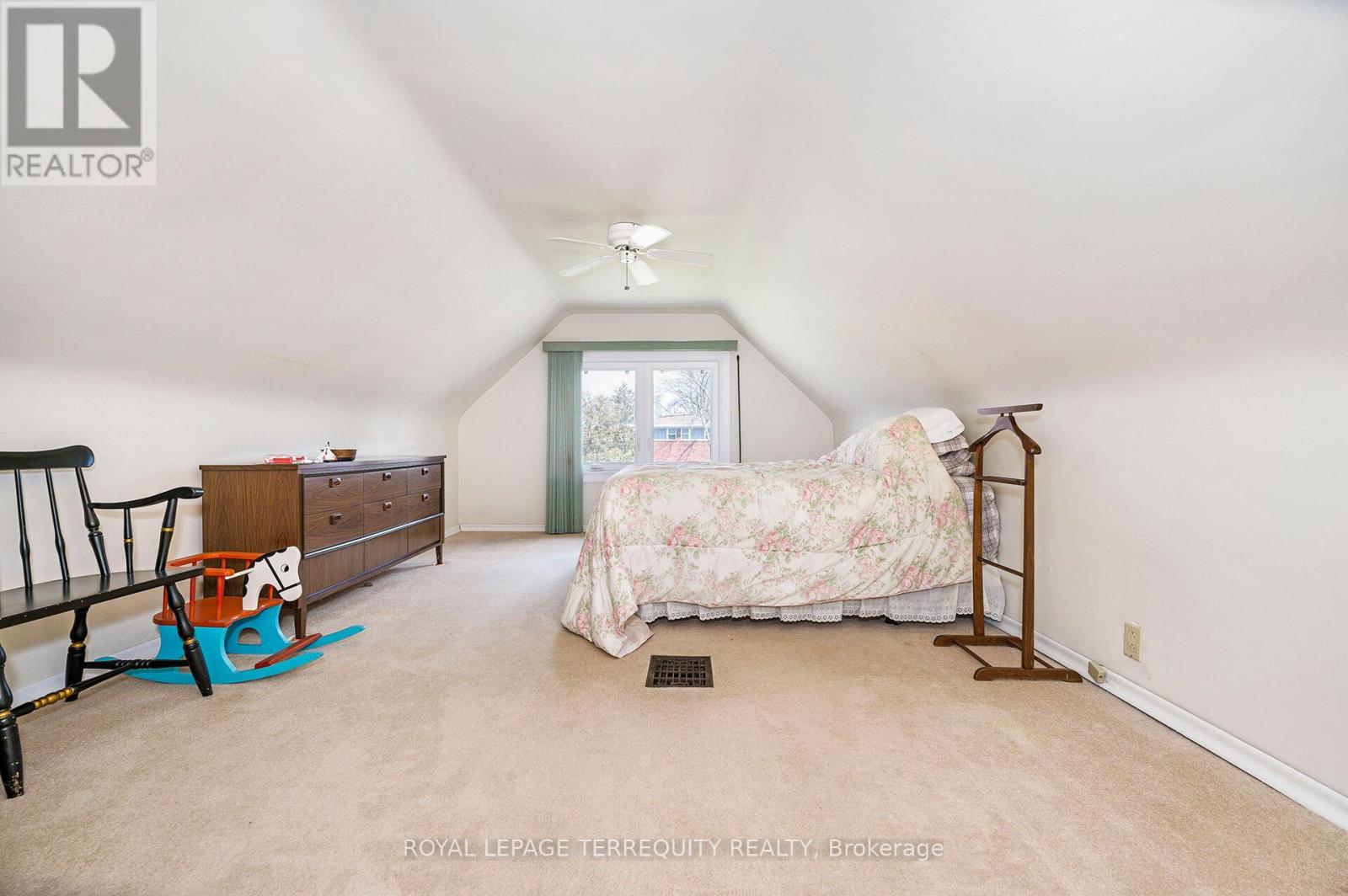 68 Parkchester Road, Toronto, Ontario  M6M 2S3 - Photo 16 - W12989164