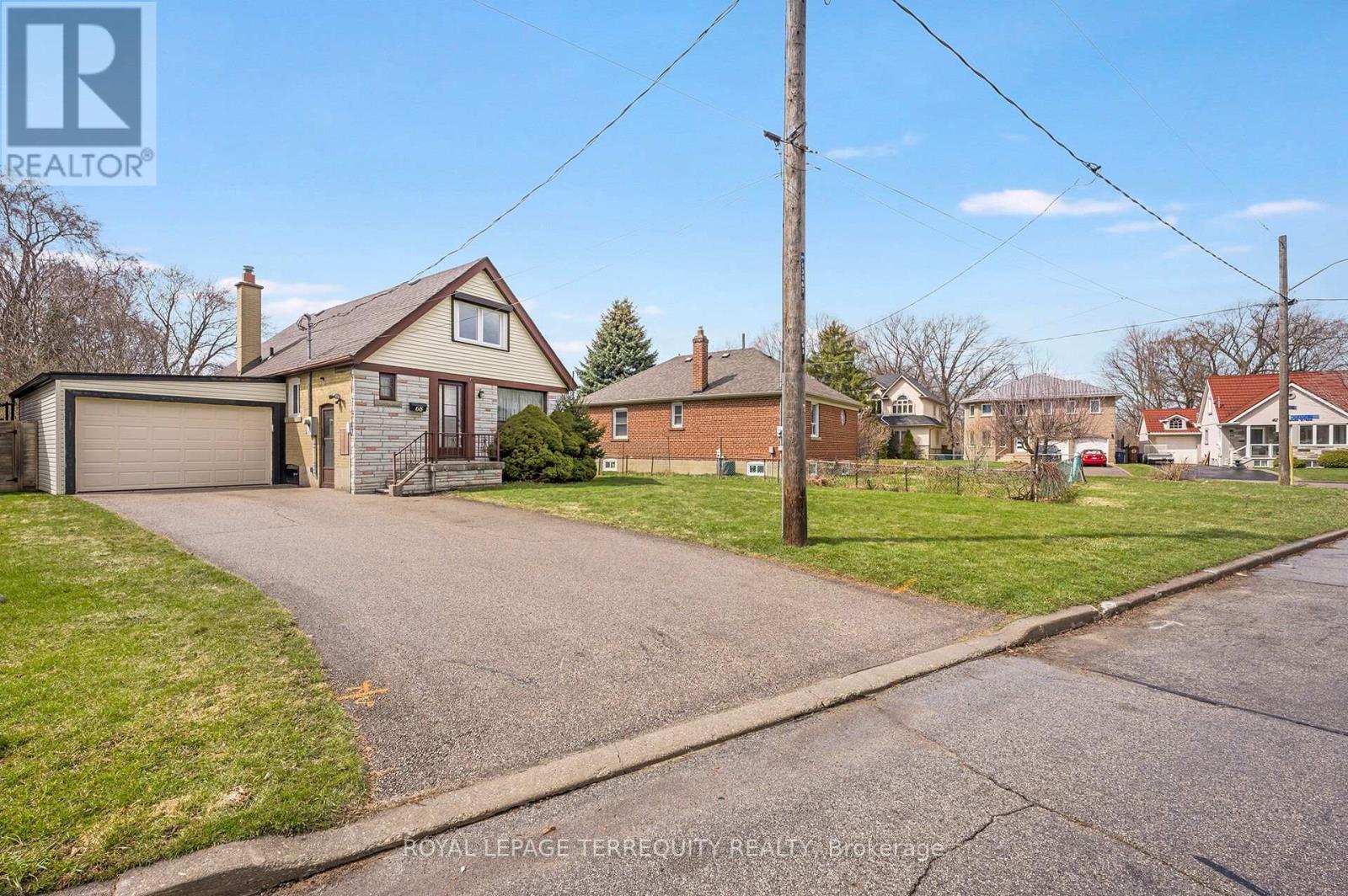 68 Parkchester Road, Toronto, Ontario  M6M 2S3 - Photo 23 - W12989164