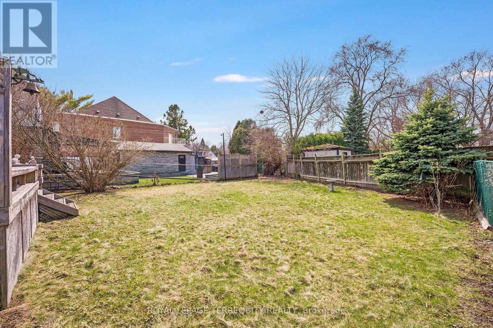 68 Parkchester Road, Toronto, Ontario  M6M 2S3 - Photo 28 - W12989164