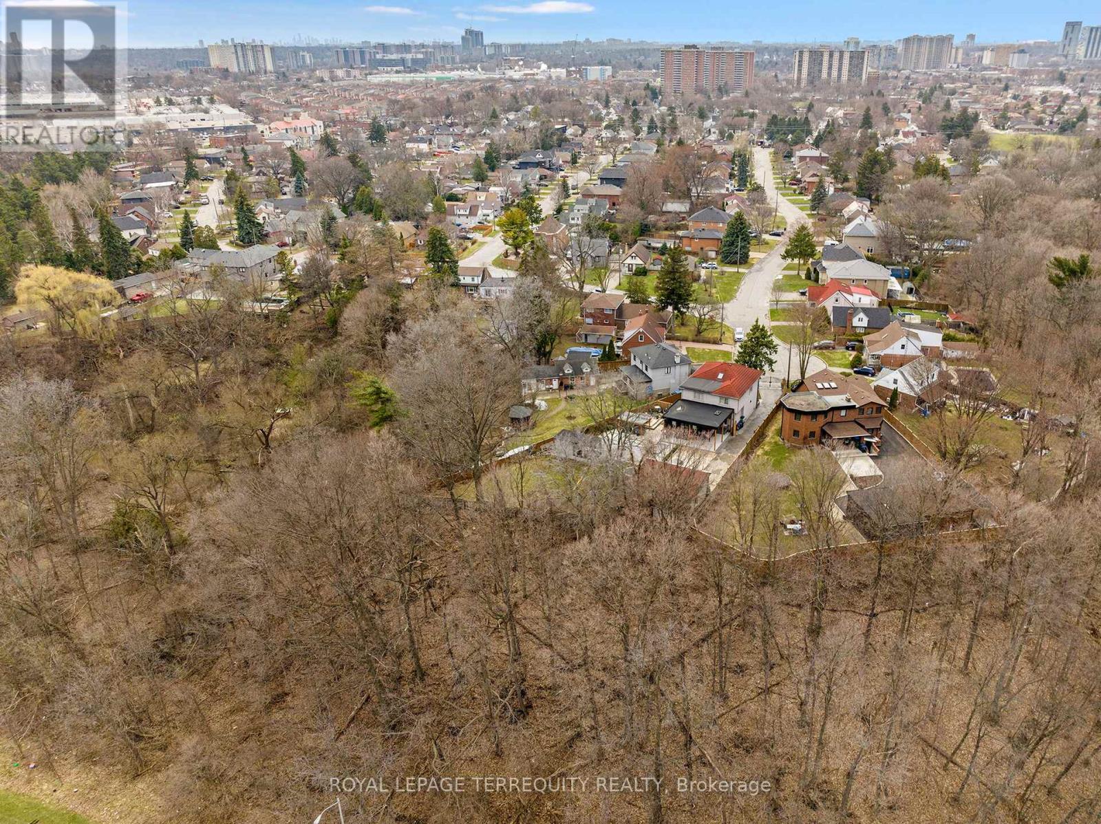 68 Parkchester Road, Toronto, Ontario  M6M 2S3 - Photo 31 - W12989164