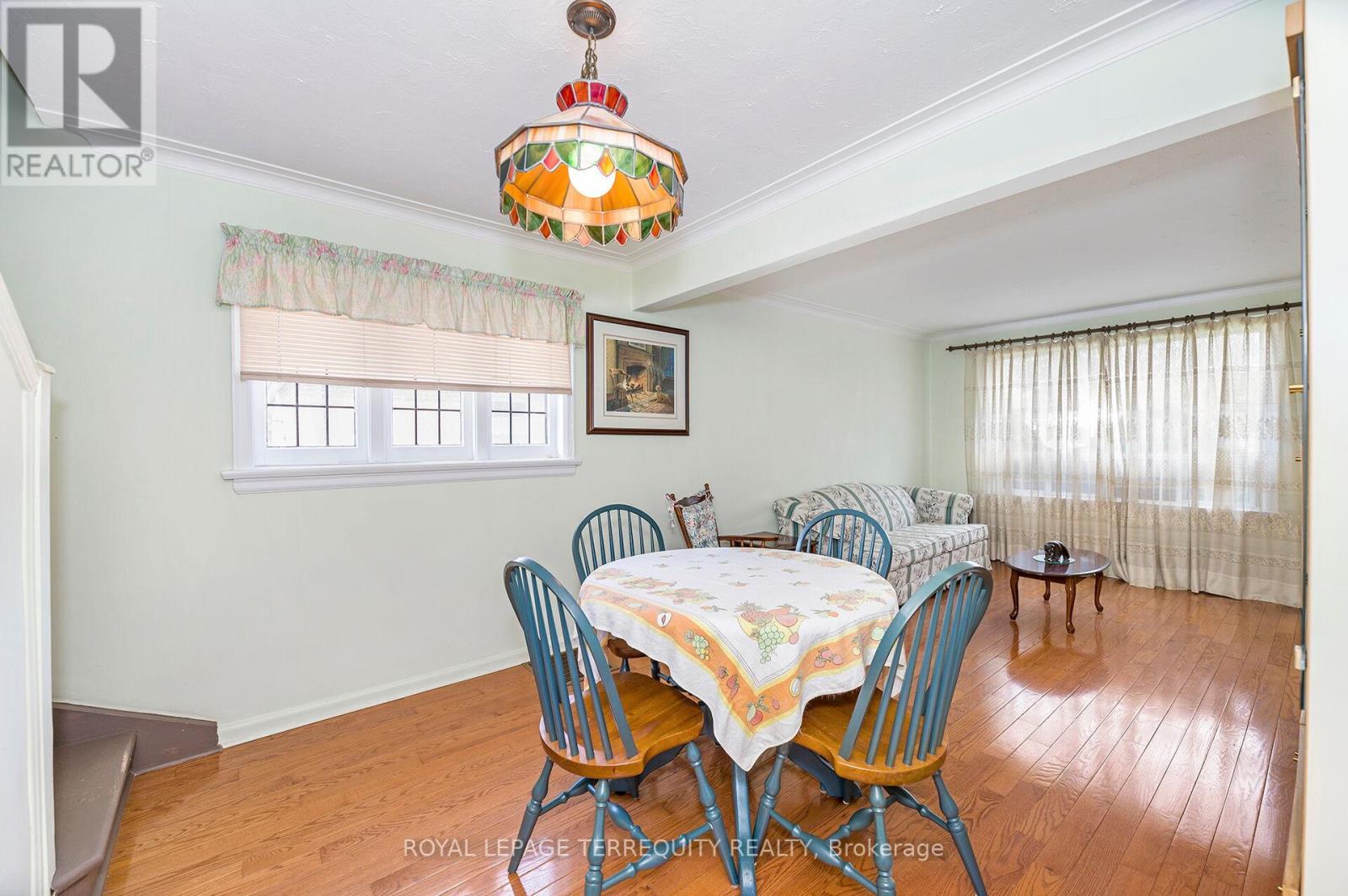 68 Parkchester Road, Toronto, Ontario  M6M 2S3 - Photo 7 - W12989164