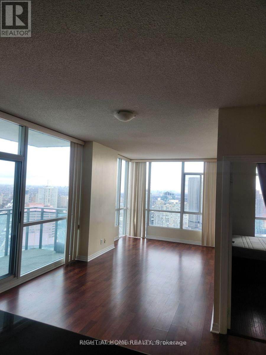 2902 - 220 Burnhamthorpe Road W, Mississauga, Ontario  L5B 4N4 - Photo 4 - W12989168