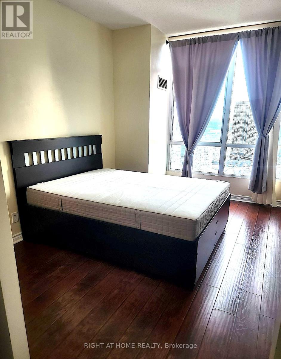 2902 - 220 Burnhamthorpe Road W, Mississauga, Ontario  L5B 4N4 - Photo 5 - W12989168