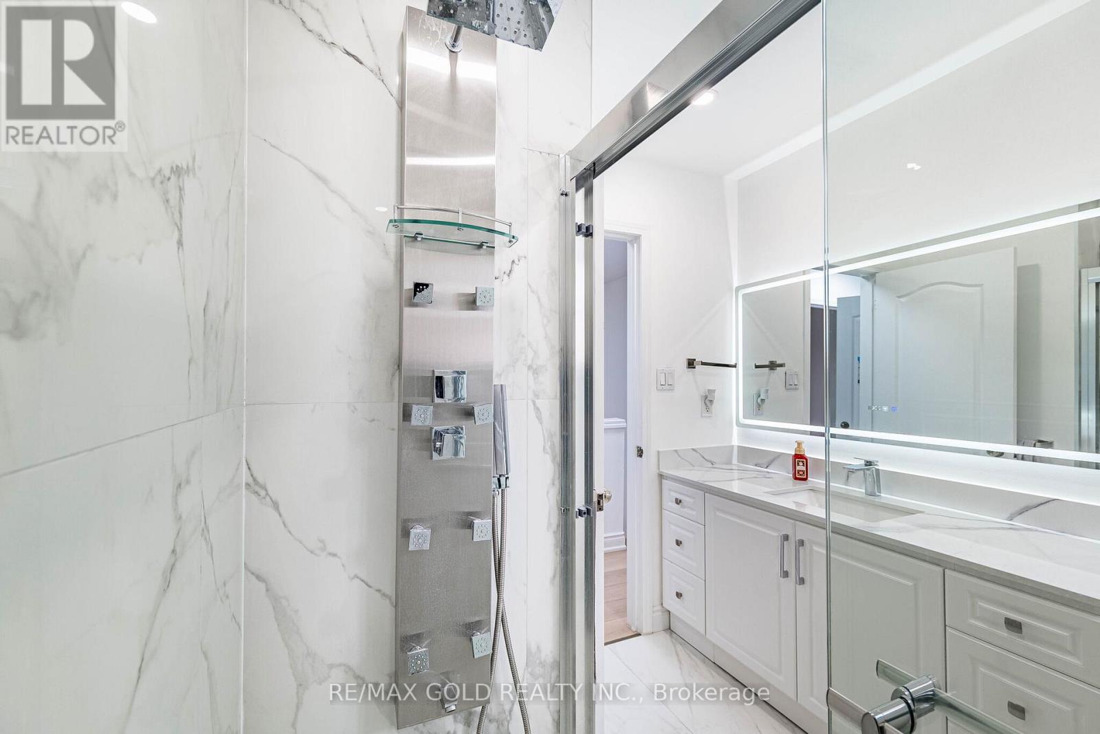 31 Garibaldi Drive, Brampton, Ontario  L6X 4Y7 - Photo 24 - W12989176