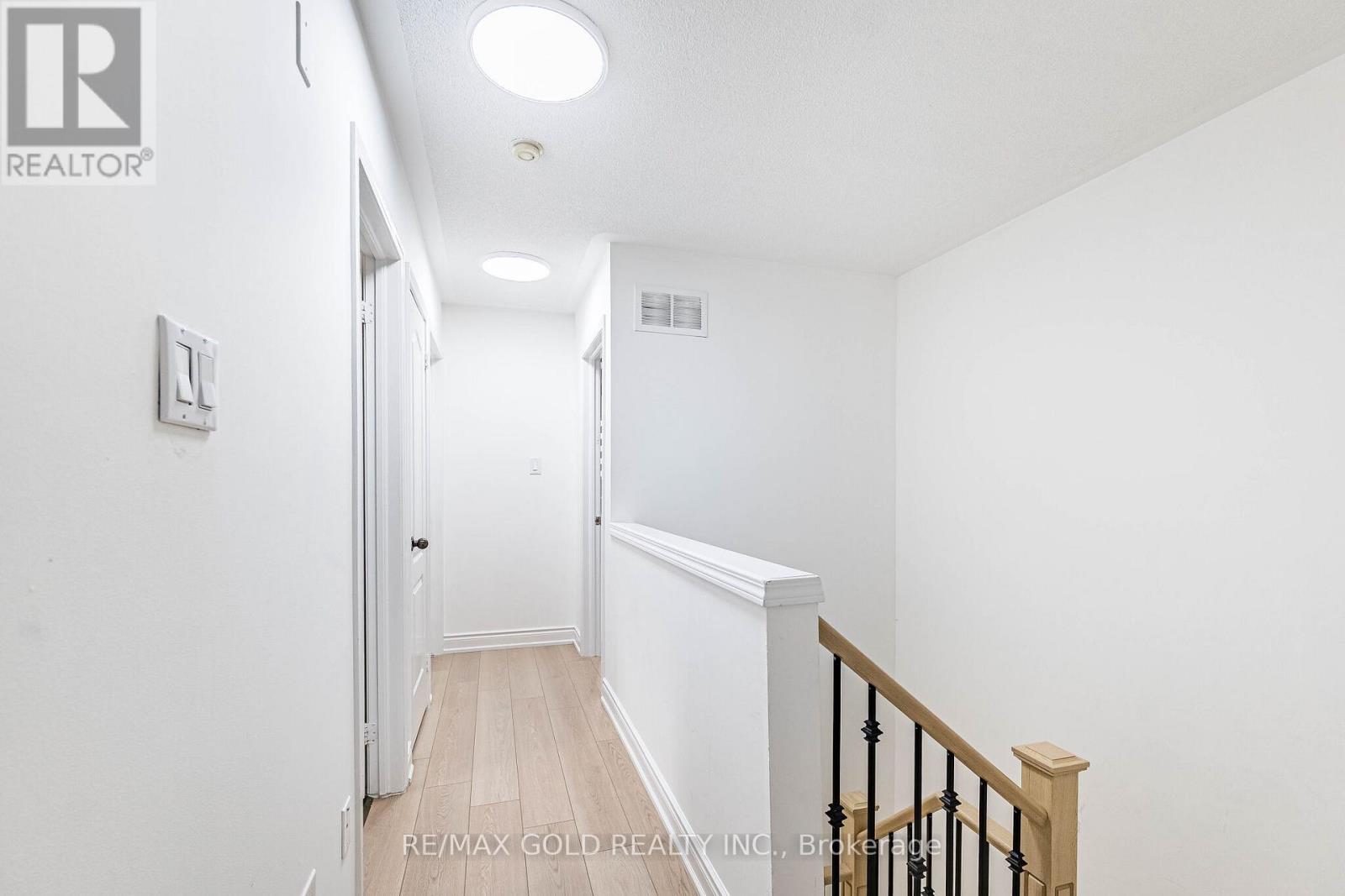 31 Garibaldi Drive, Brampton, Ontario  L6X 4Y7 - Photo 26 - W12989176