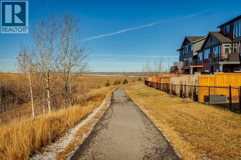 57 Crestridge Bay Sw, Calgary, Alberta  T3B 6H2 - Photo 40 - A2299421