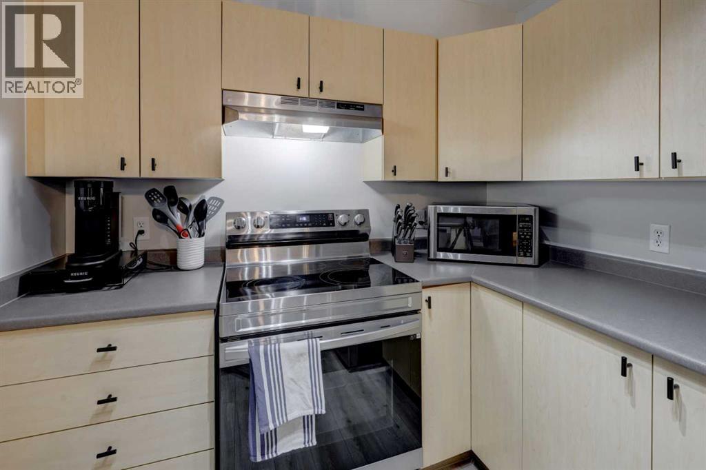 8323, 304 Mackenzie Way SW, Airdrie, Alberta  T4B 3H8 - Photo 7 - A2300460