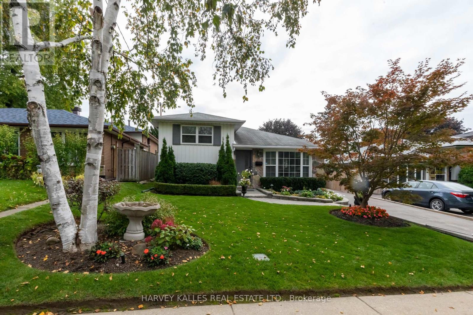 35 MANORGLEN CRESCENT, Toronto, Ontario