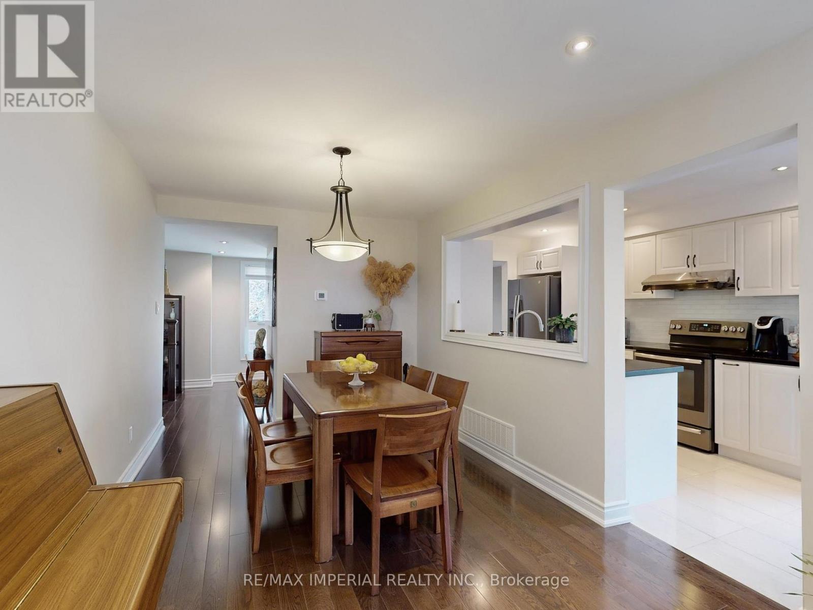 140 Romain Crescent, Oakville, Ontario  L6H 5A6 - Photo 8 - W12931746