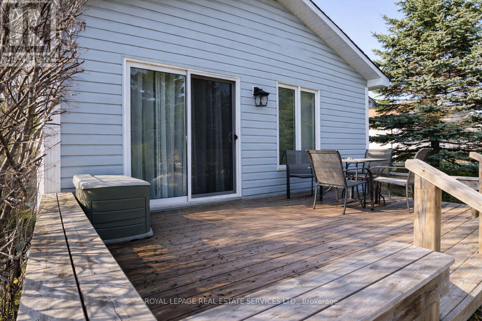 65 Pennsylvania Avenue, Wasaga Beach, Ontario  L9Z 3A8 - Photo 22 - S12726176