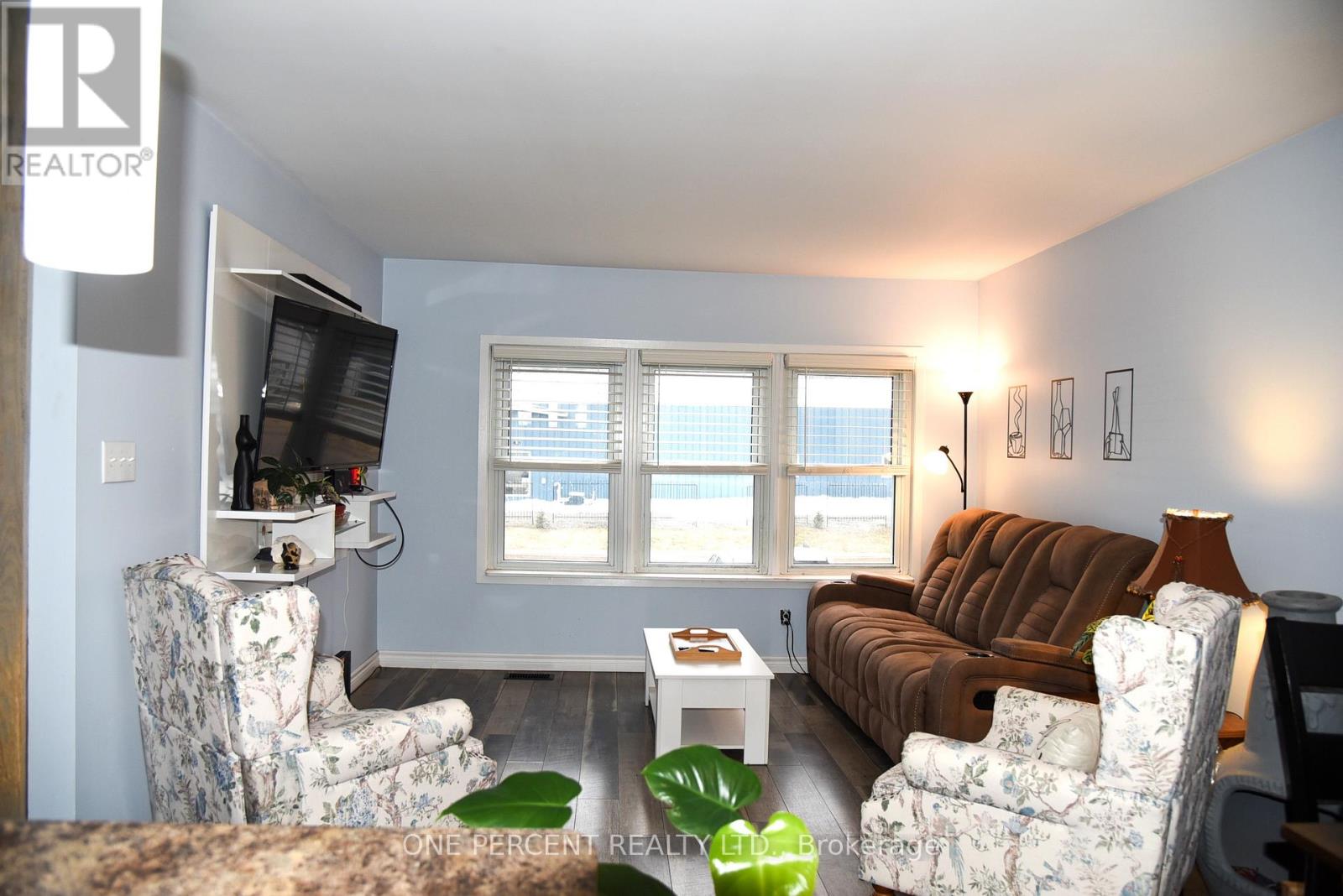 31 Prince Street, Minden Hills, Ontario  K0M 2K0 - Photo 4 - X12982080